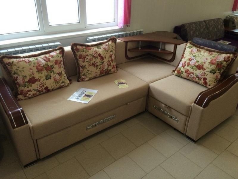 угловой диван с баром и полочкой ретро в Нижневартовске