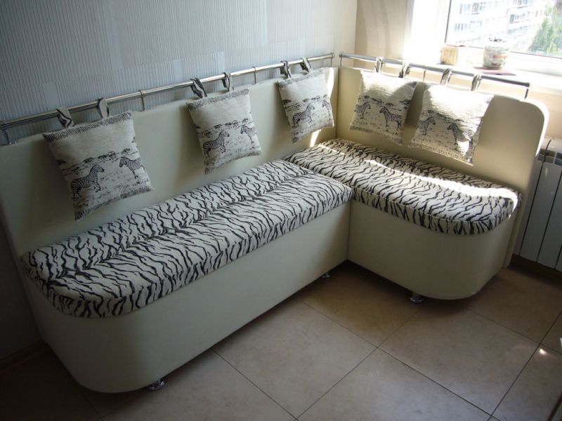 кухонный уголок со спальным местом в Нижневартовске