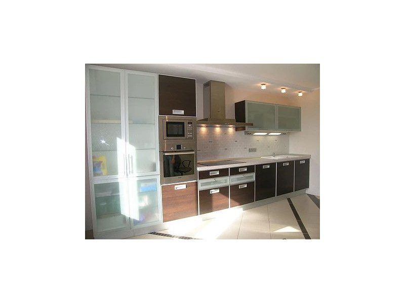 кухня с алюминиевым каркасом в Нижневартовске