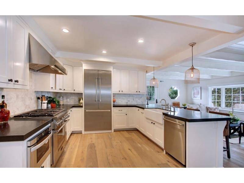 кухня с фасадом шпон в Нижневартовске