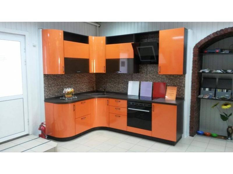 кухонный гарнитур стелла с фасадами из итальянского пластика в Нижневартовске