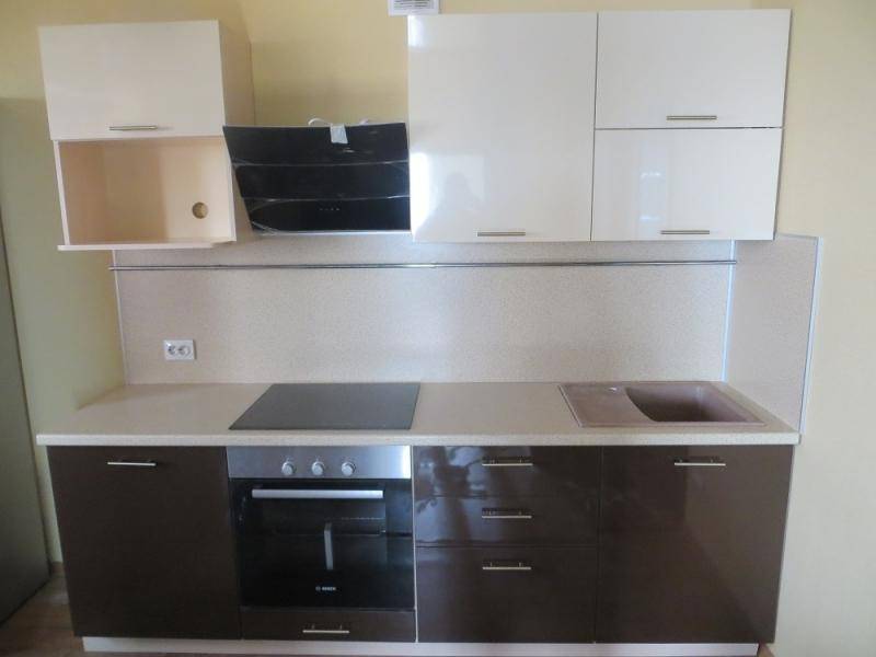 кухня из пластика 2.4м в Нижневартовске