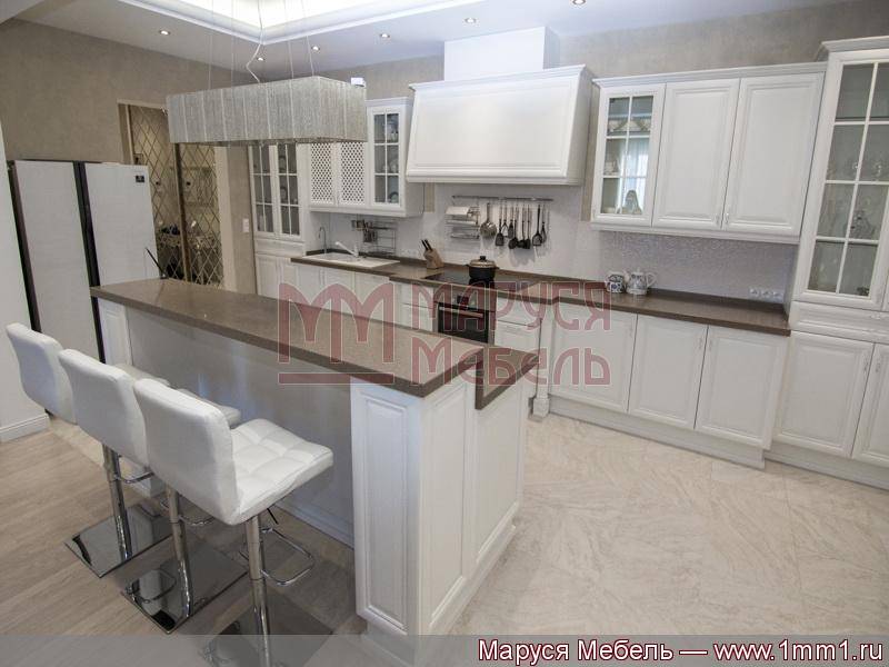 кухня прямая белая классика массив в Нижневартовске