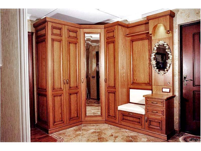 шкаф в прихожую из массива дерева в Нижневартовске