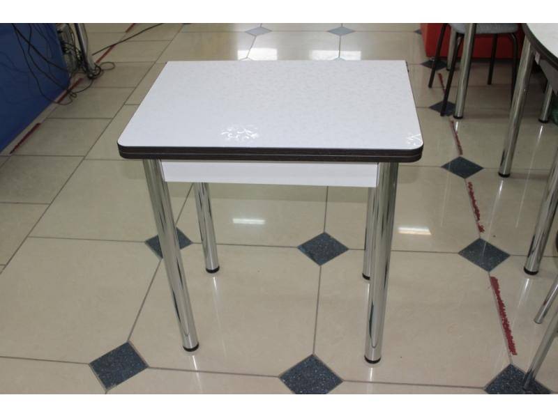 стол раскладной из пластика в Нижневартовске