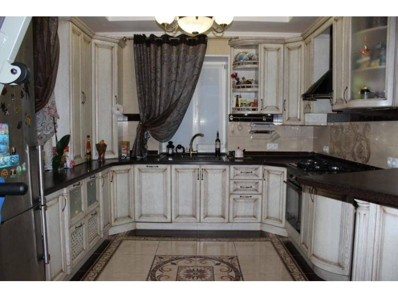 кухня из массива дуба белёный с патиной орех в Нижневартовске