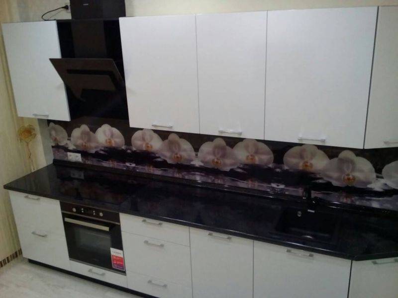 кухня с фасадом мдф пвх белый металлик в Нижневартовске