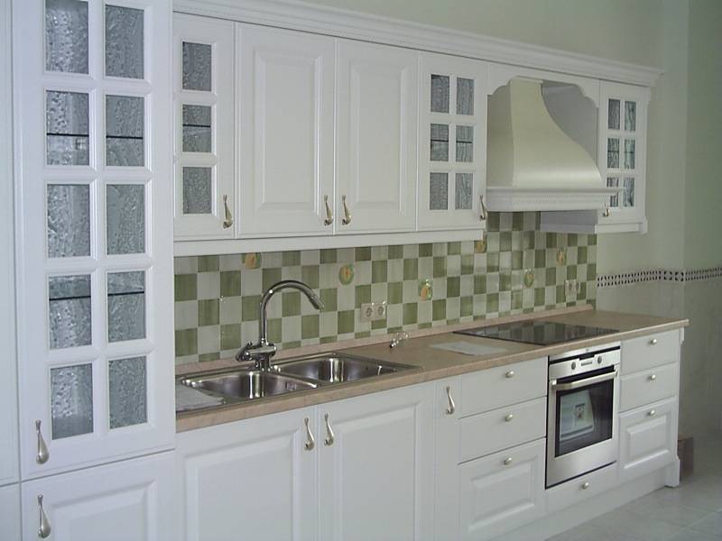 белая кухня в Нижневартовске