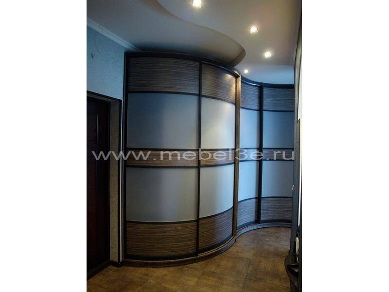 радиусный шкаф купе для прихожей комнаты в Нижневартовске