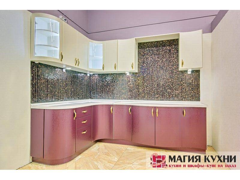 кухня с плавными линиями в Нижневартовске