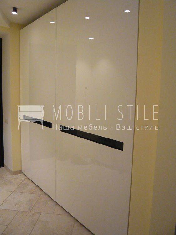 белый глянцевый компланарный шкаф в Нижневартовске