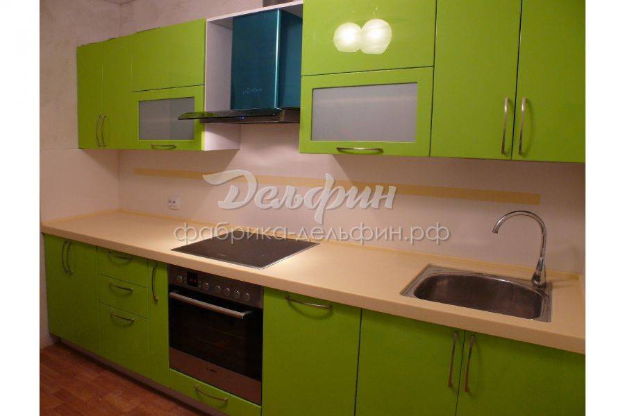 прямая зеленая кухня в Нижневартовске