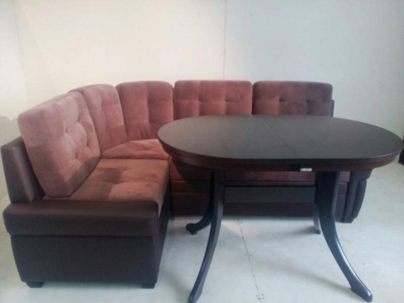 кухонный уголок со столом в Нижневартовске