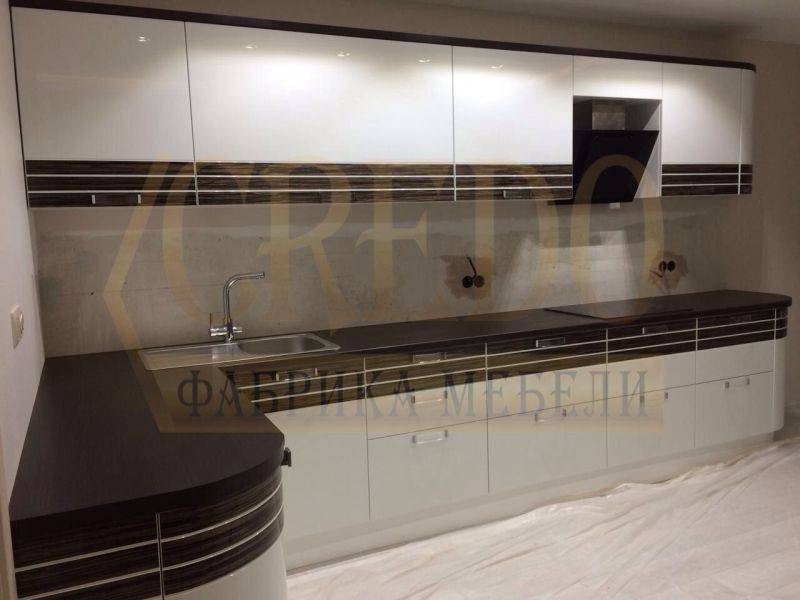 угловая кухня со шпоном в Нижневартовске