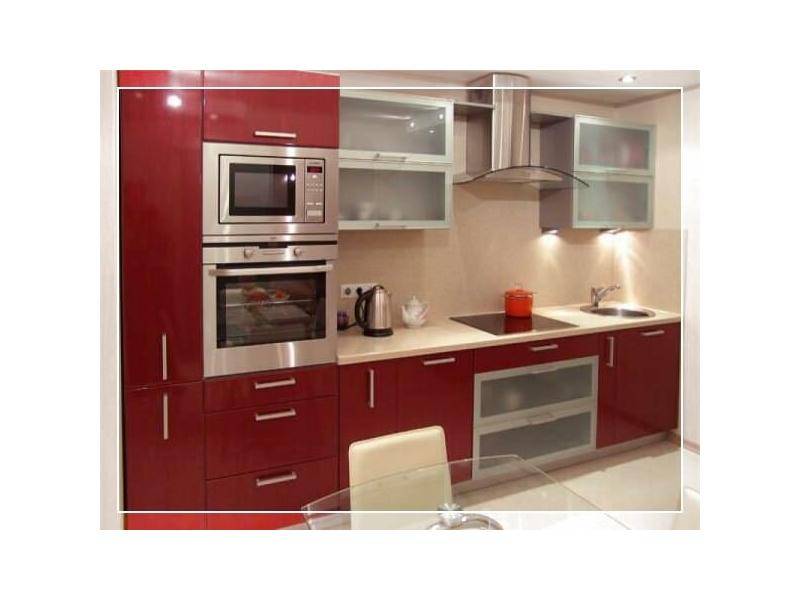 красная кухня из пластика в Нижневартовске