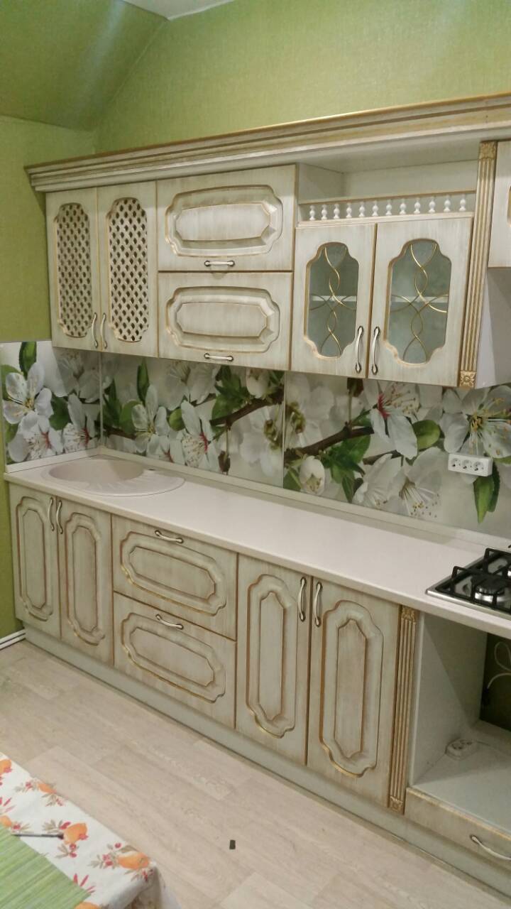 кухонный гарнитур с патиной золото в Нижневартовске