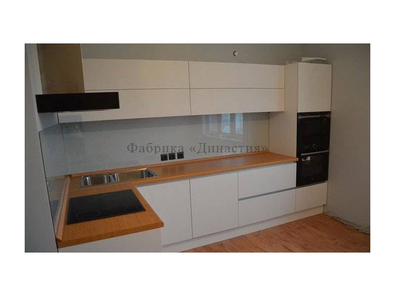 стильная угловая кухня в Нижневартовске