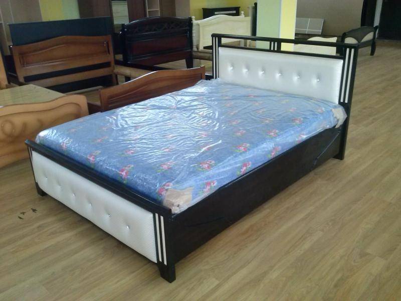 черно-белая кровать в Нижневартовске