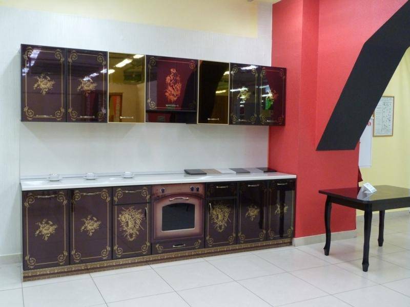кухня прямая с рисунком из золота в Нижневартовске