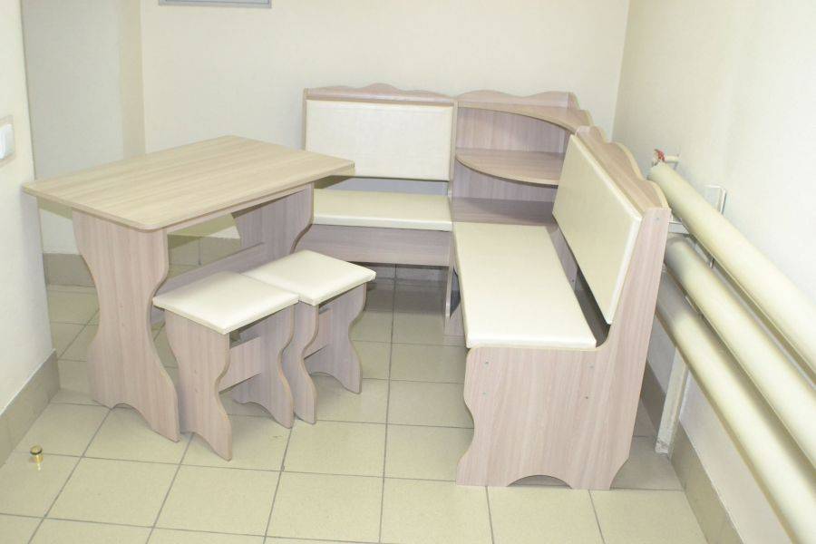 кухонный уголок миссия с полкой, ясень шимо светлый, к/з молочный в Нижневартовске