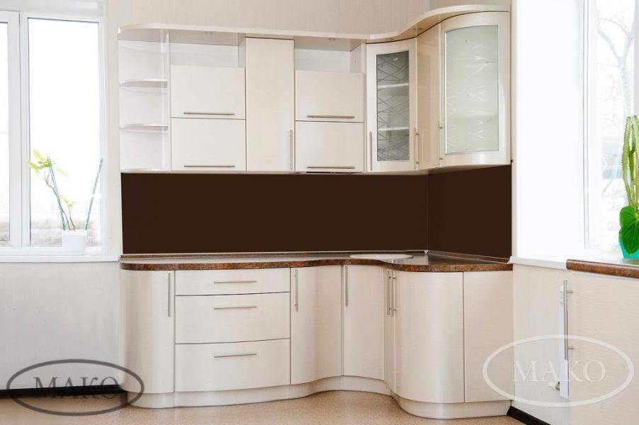 компактная угловая кухня в Нижневартовске