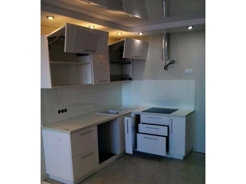 угловая кухня пластик в Нижневартовске