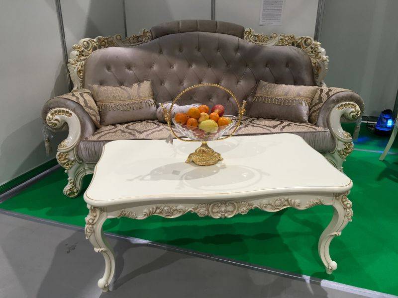 мебель для гостиной диван и журнальный столик в Нижневартовске