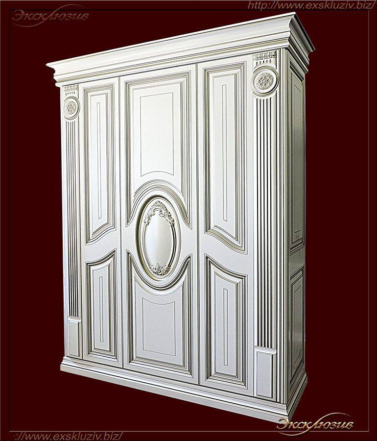 шкаф в классическом стиле с медальоном флоры белоснежный с патиной в Нижневартовске