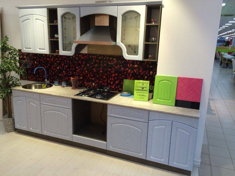 белая прямая кухня пвх арка в Нижневартовске