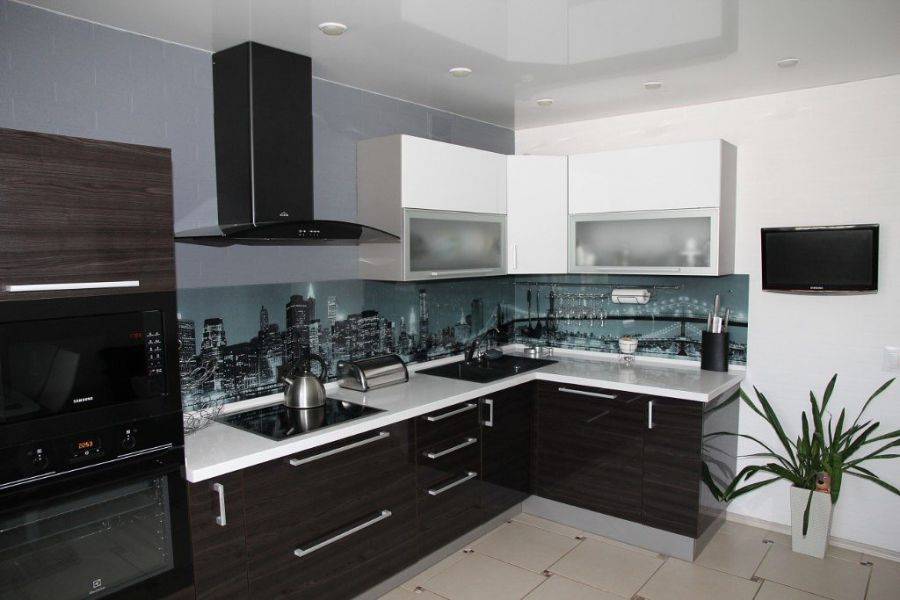 современная угловая кухня в Нижневартовске