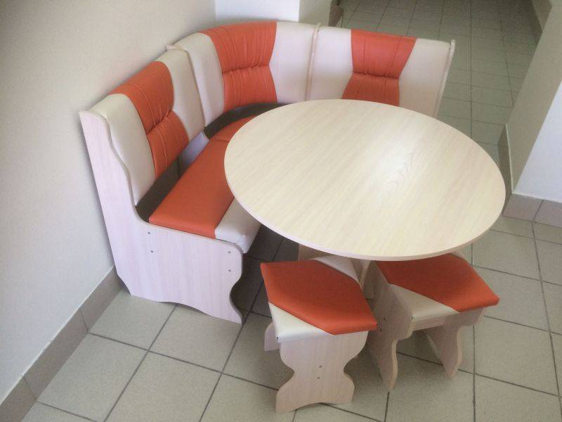 кухонный уголок фантазия, дуб выбеленный, к/з молочный + оранжевый в Нижневартовске