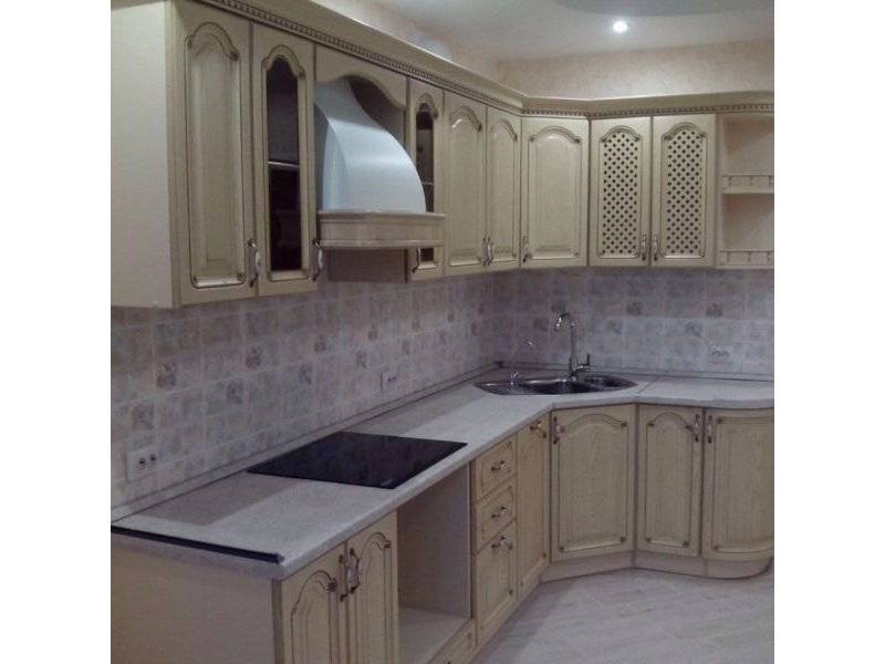 классическая угловая кухня в Нижневартовске