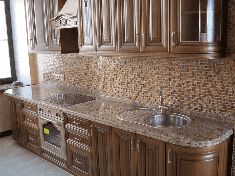 прямая коричневая кухня в Нижневартовске