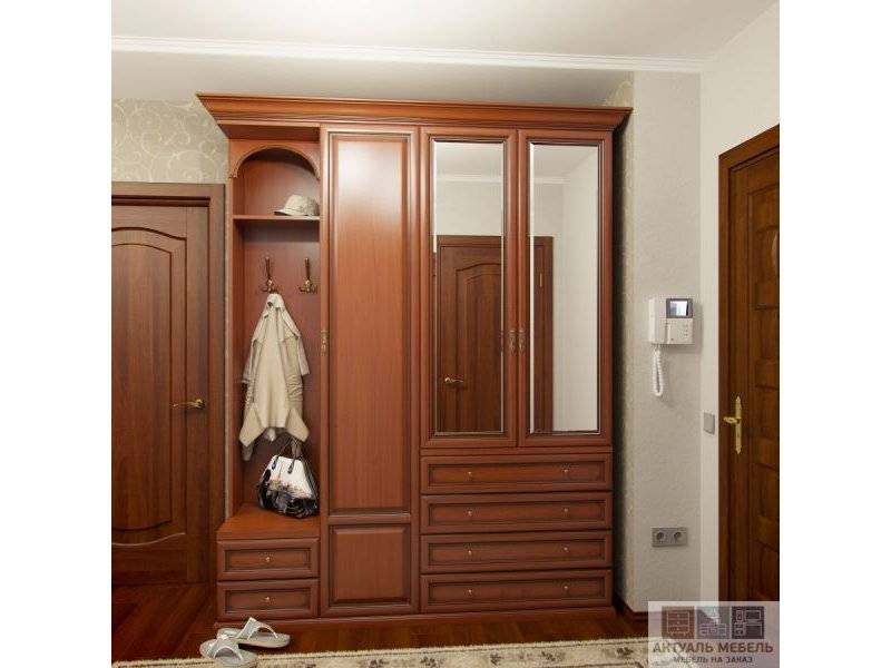 классическая прихожая в Нижневартовске