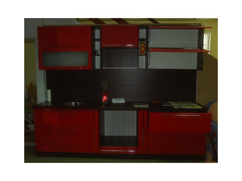 молодежная красная кухня мдф с бутылочницей в Нижневартовске