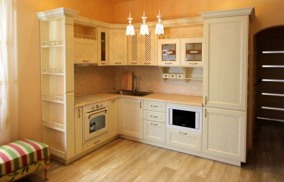 угловая кухня из массива дерева в Нижневартовске