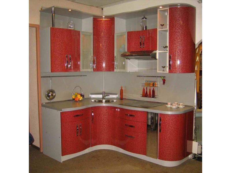 красно-белая угловая кухня в Нижневартовске