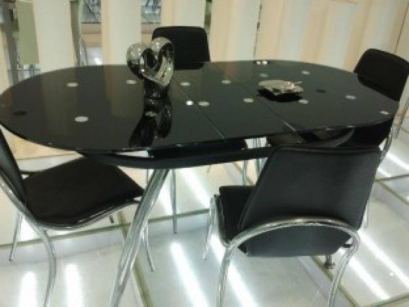 стол обеденный в 806 в Нижневартовске