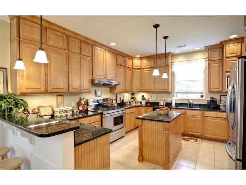 кухня из массива дерева в Нижневартовске