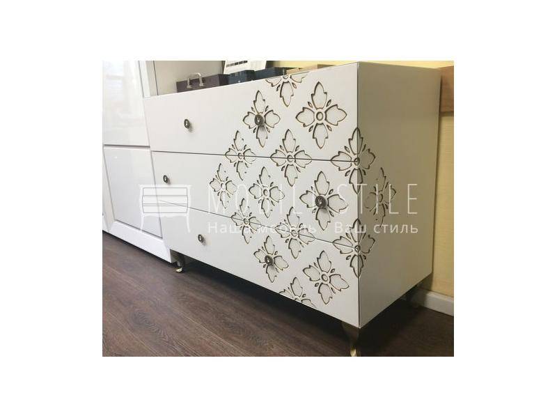 комод четырехлистник в Нижневартовске