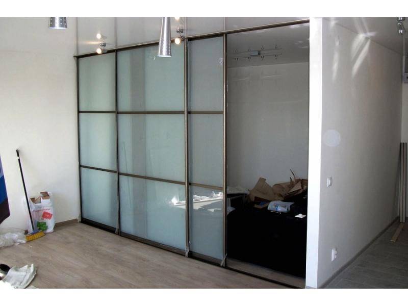 шкаф-купе со стеклянными фасадами в Нижневартовске