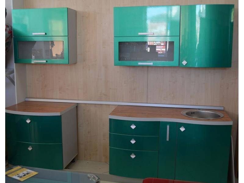 кухня прямая  зеленая в Нижневартовске