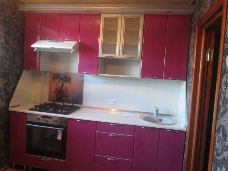 маленькая прямая кухня в Нижневартовске