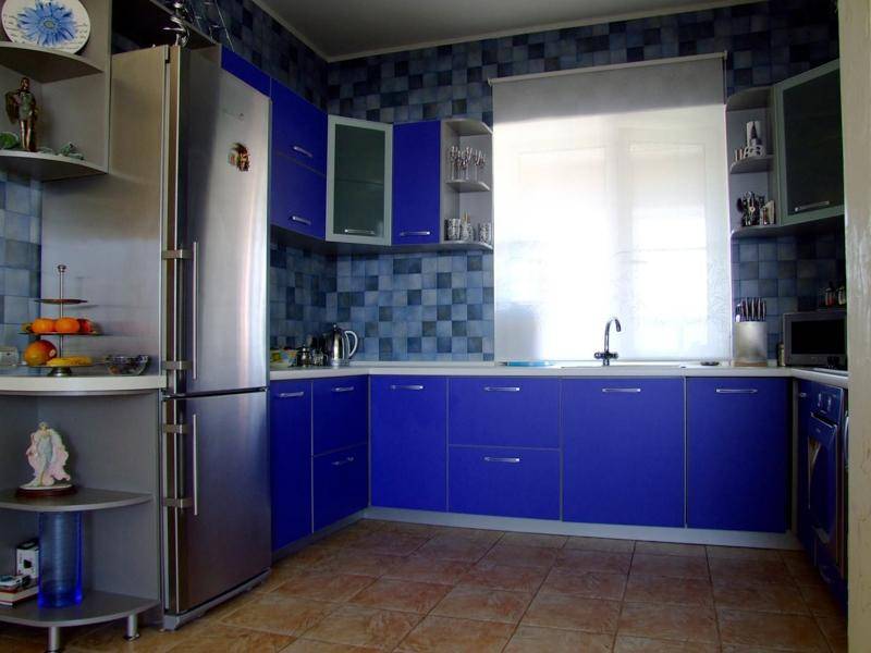 синяя угловая кухня в Нижневартовске