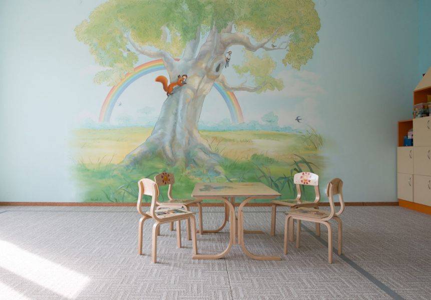 детский стол со стульями в Нижневартовске