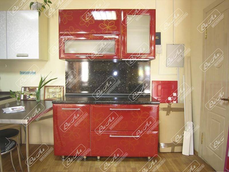 кухня красная с цветами в Нижневартовске