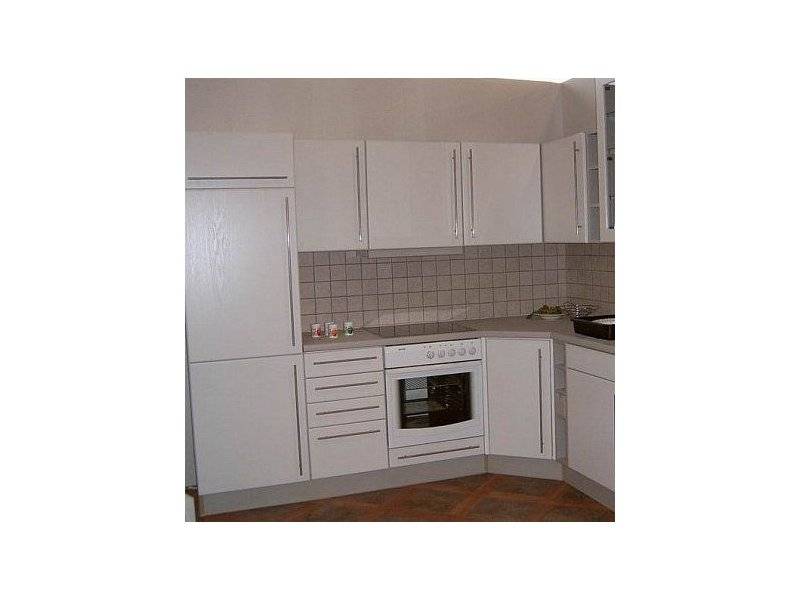 угловая белая кухня в Нижневартовске