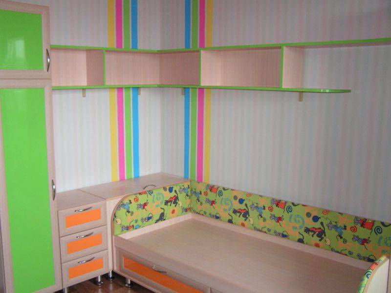 детская мебель кровать и шкаф в Нижневартовске