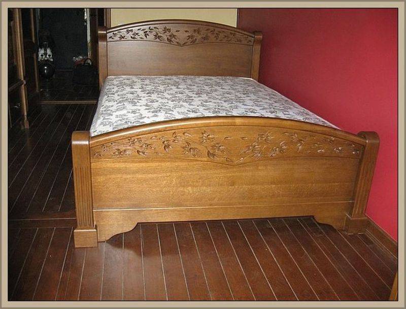 двуспальная кровать из дерева в Нижневартовске