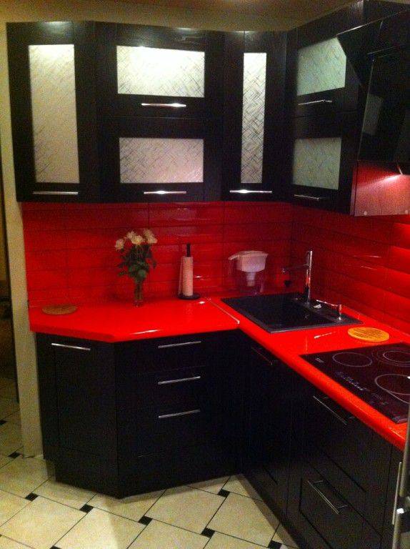 кухня угловая венге-красный в Нижневартовске